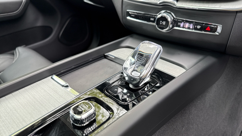 Volvo XC60 2.0 T8 [455] PHEV Ultra Dark 5dr AWD Geartronic Estate